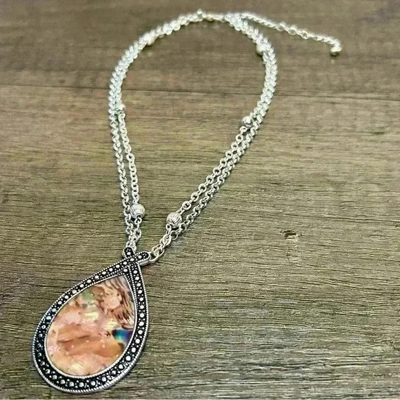 Silver Tone Abalone Shell Pendant Necklace - Picture 2 of 3